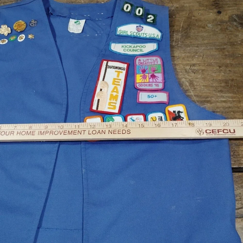Vintage Girl Scout Vest Sz Large 11/12 13/14 Blue Badges Illinois USA Pins